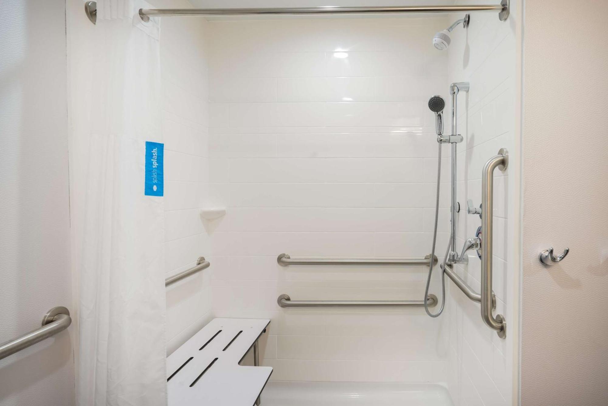 Hampton Inn Newport Luaran gambar