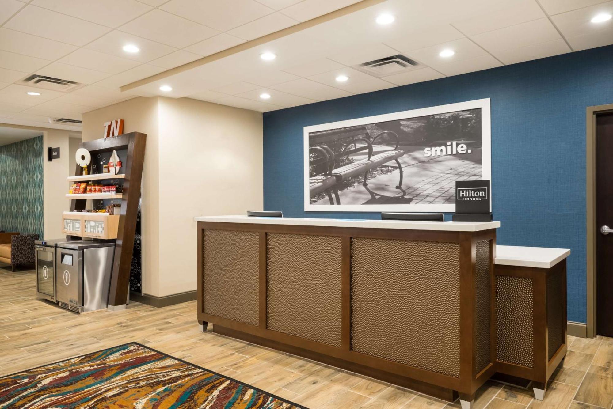Hampton Inn Newport Luaran gambar