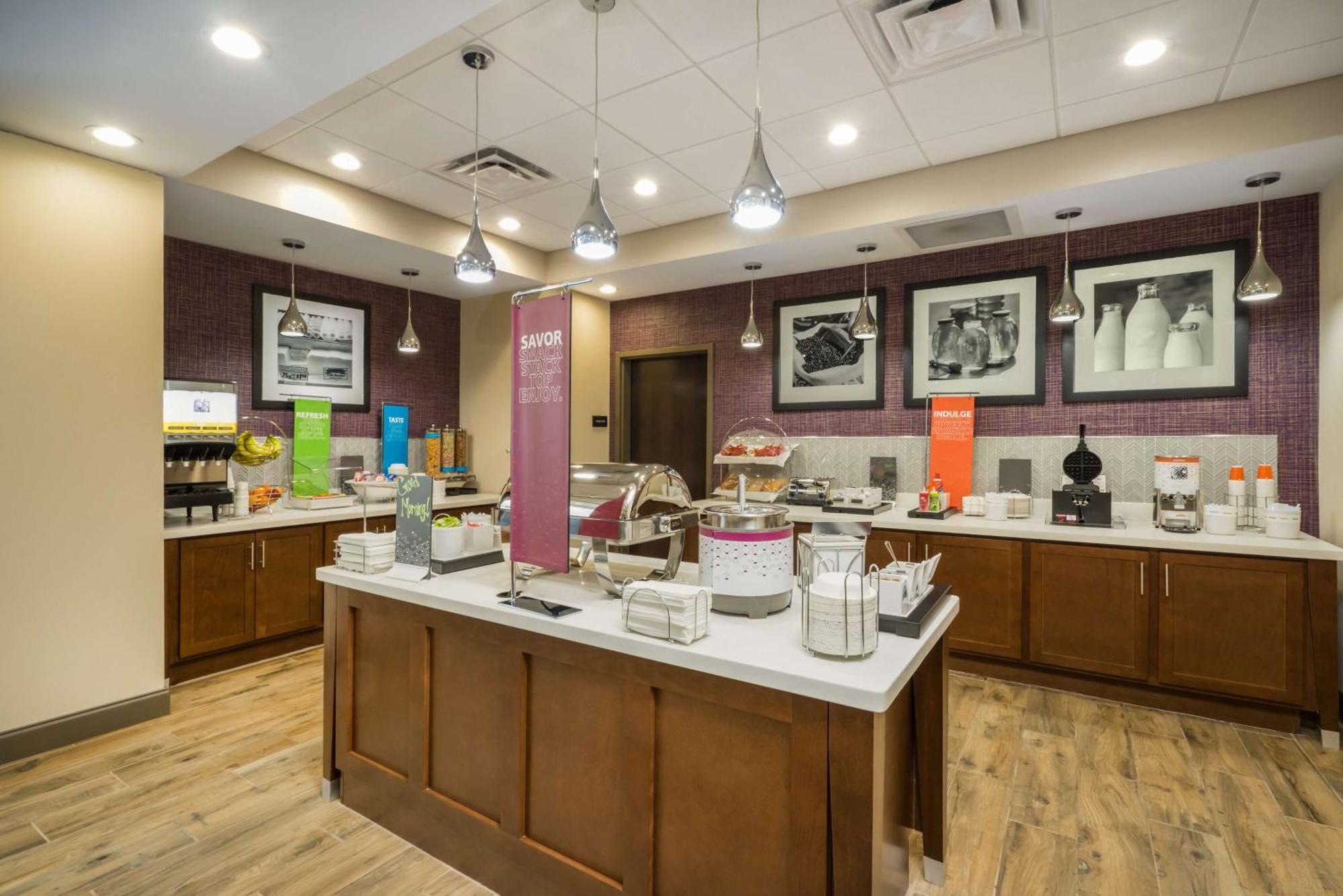 Hampton Inn Newport Luaran gambar