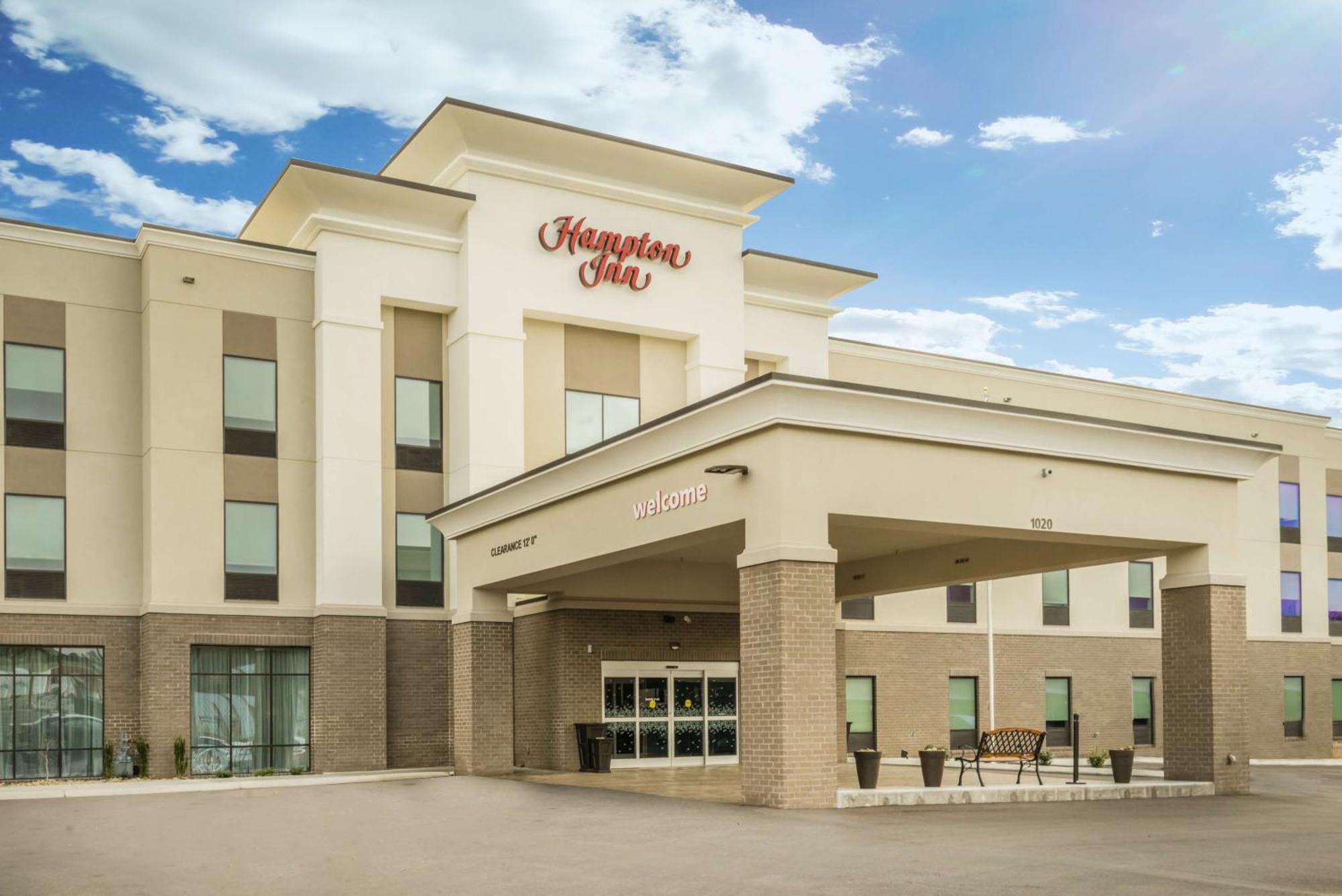 Hampton Inn Newport Luaran gambar