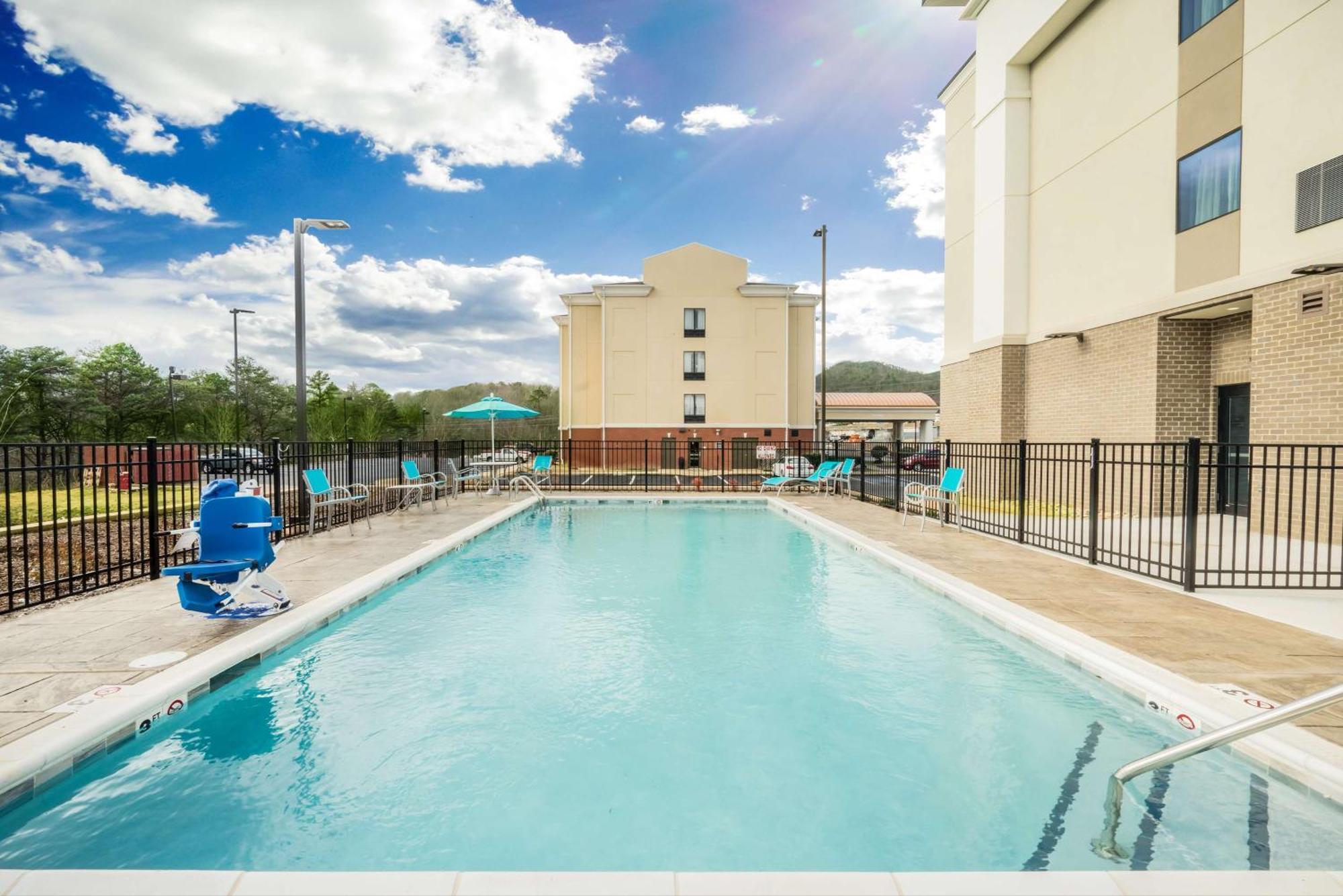 Hampton Inn Newport Luaran gambar